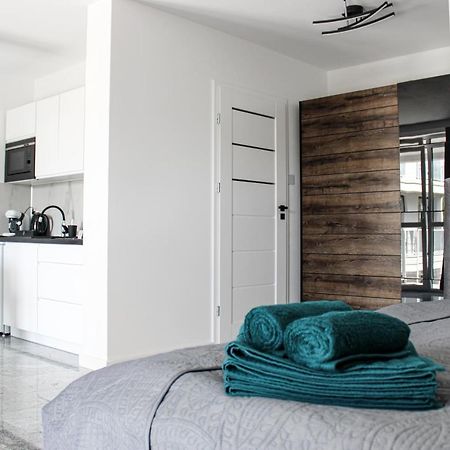 Apartament Black-Niska Z Garazem Podziemnym 凯尔采 外观 照片
