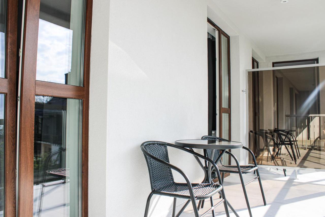 Apartament Black-Niska Z Garazem Podziemnym 凯尔采 外观 照片