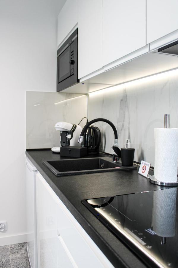 Apartament Black-Niska Z Garazem Podziemnym 凯尔采 外观 照片
