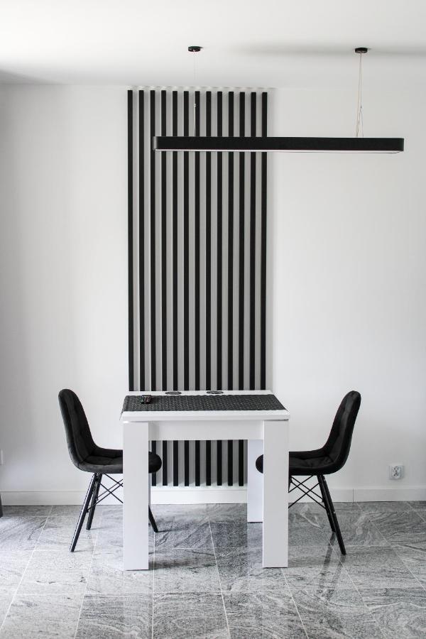 Apartament Black-Niska Z Garazem Podziemnym 凯尔采 外观 照片